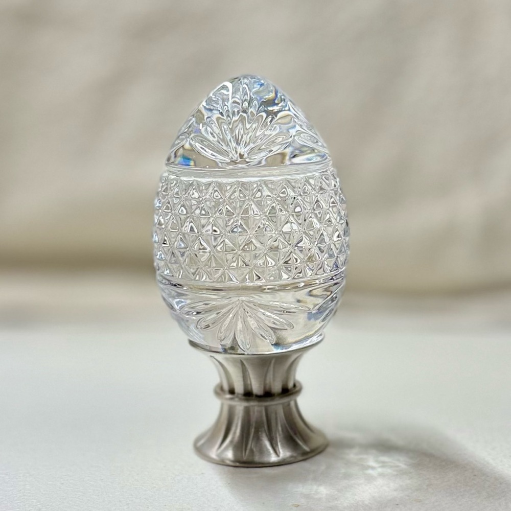 Elegant Vintage Majestic Crystal Egg
